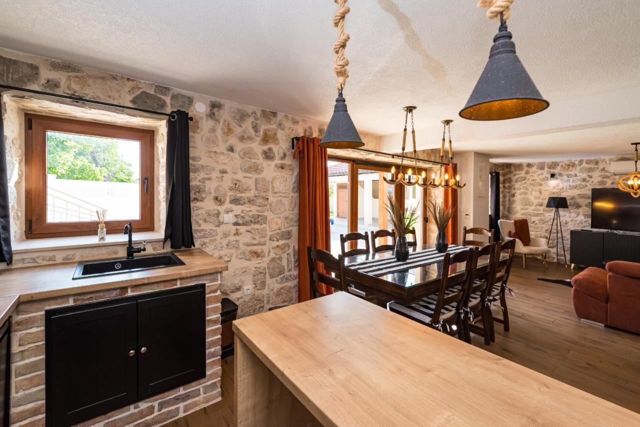 Stone Villa Miandri Sukošan المظهر الخارجي الصورة